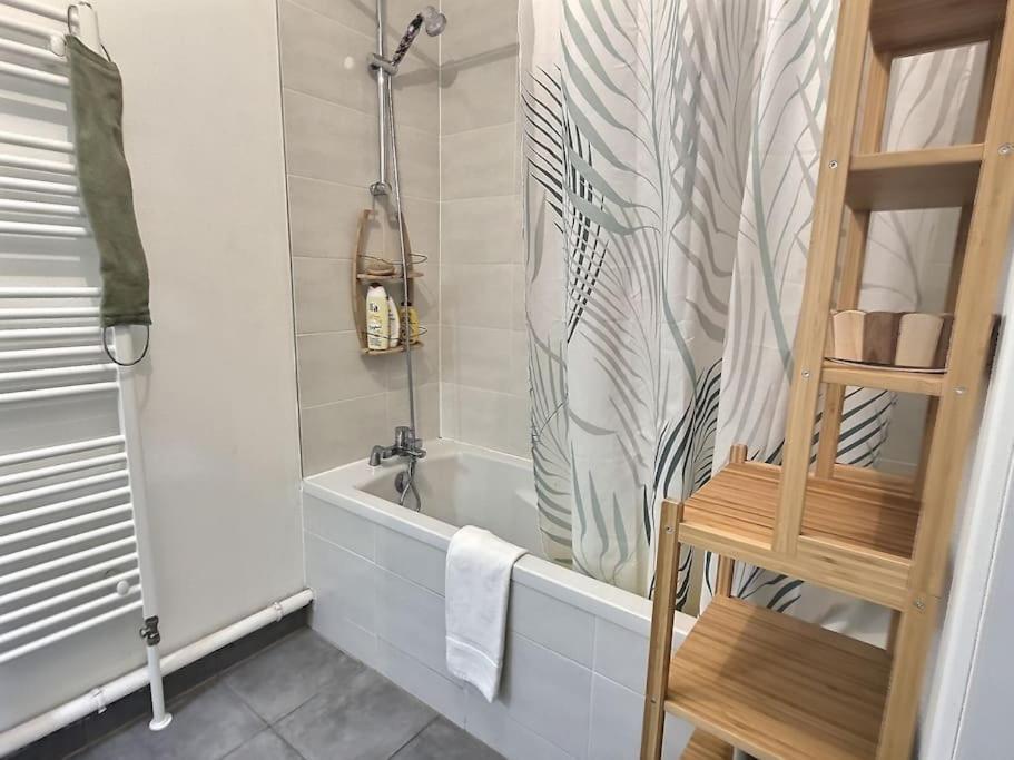 Superbe Appartement Avec 2 Balcons - Vue Sur La Cathedrale Environ 15 Min En Tram Strasbourg Exterior photo